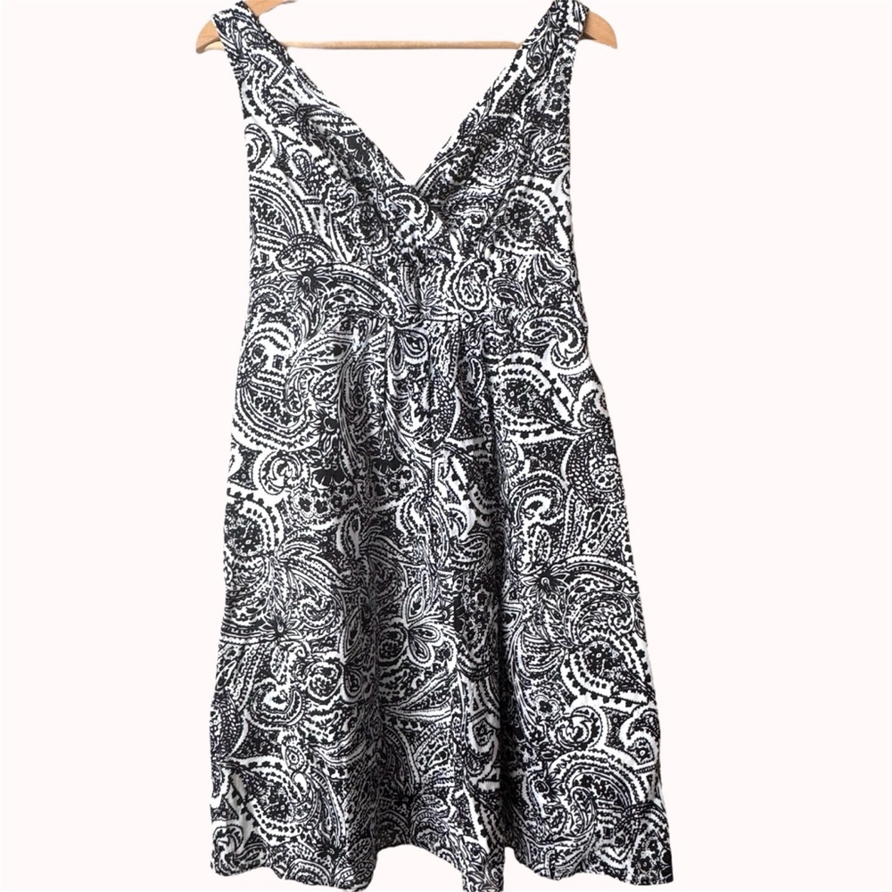2016 Lands' End Black and White Dress. A-Line Fit. Excellent Condition!